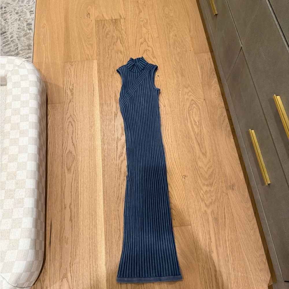 Sleeveless Blue Ribbed Maxi Dress